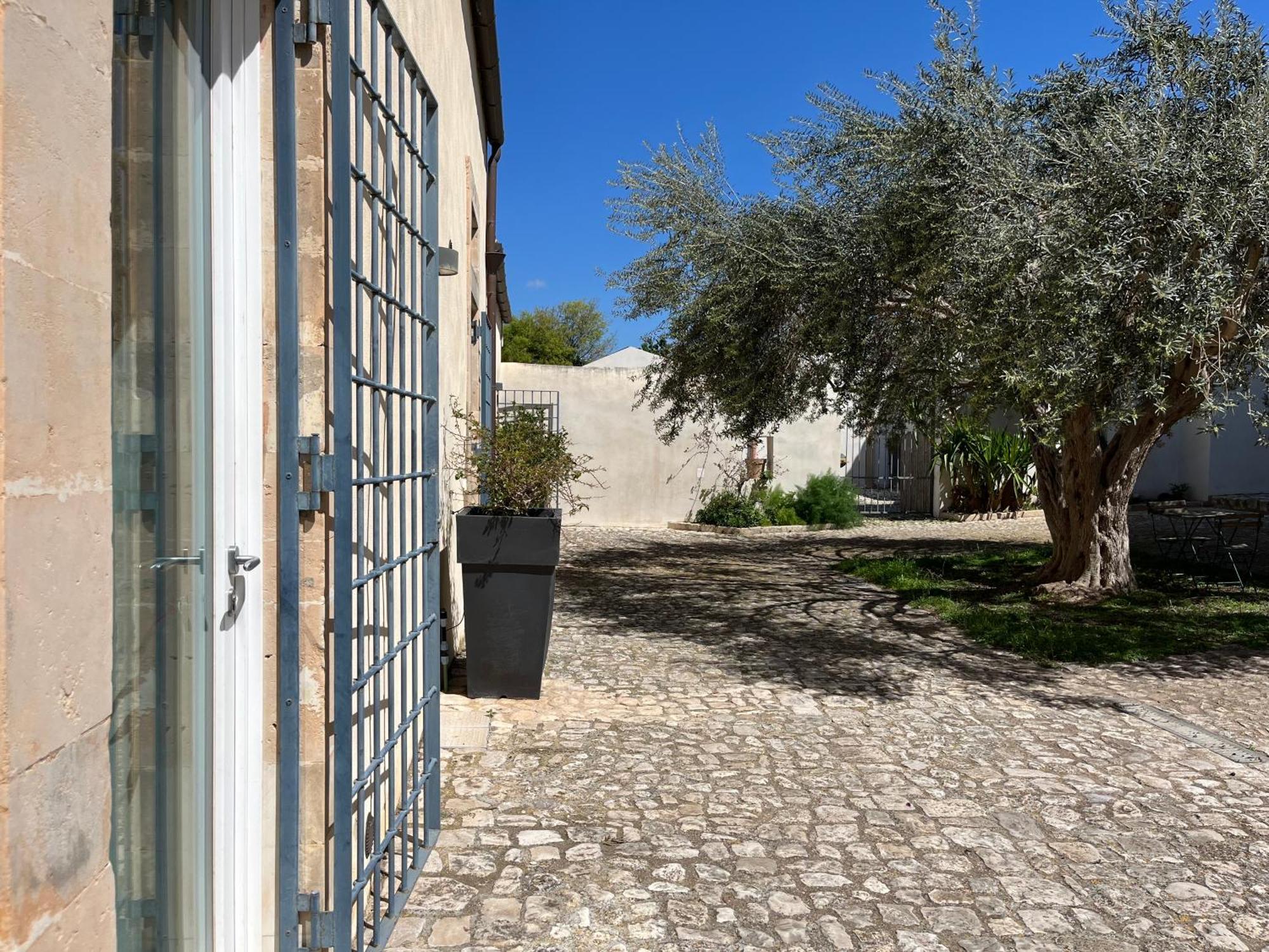 Dimora Di Dante Bed & Breakfast Chiaramonte Gulfi Eksteriør bilde