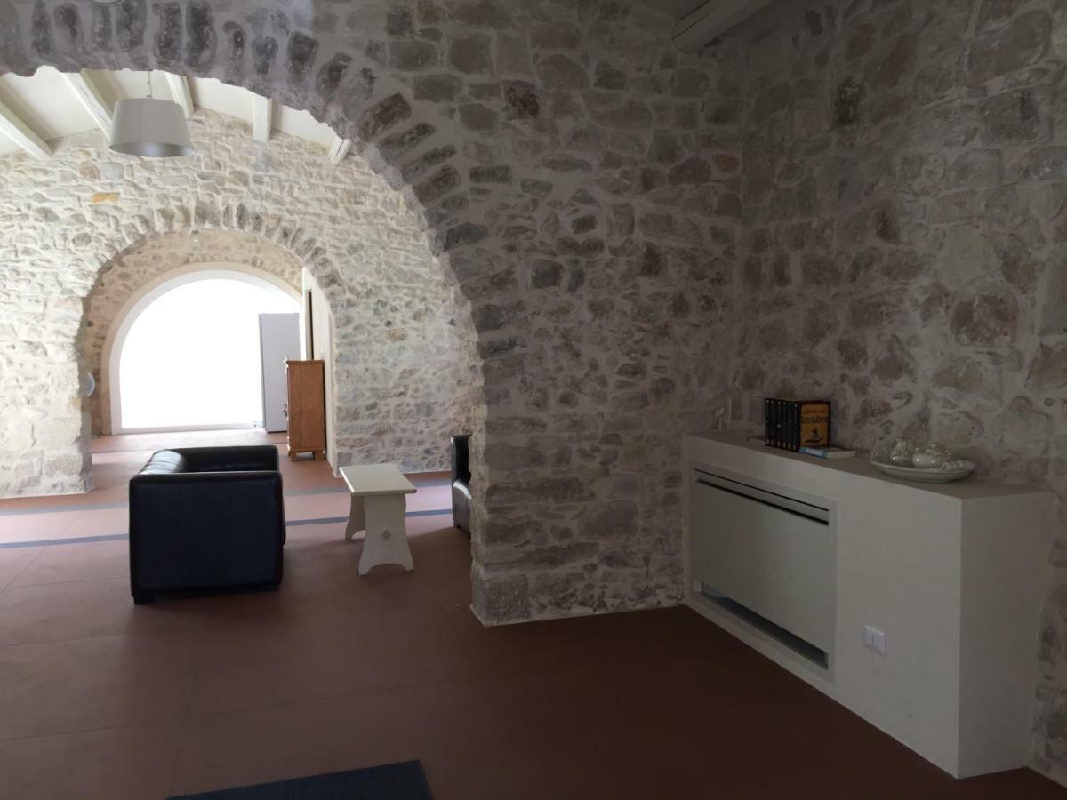 Dimora Di Dante Bed & Breakfast Chiaramonte Gulfi Eksteriør bilde